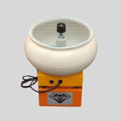 Pulidora Vibratoria Spirator-3,5 La Pulidora Vibratoria Spirator-3,5 es hasta 4 veces más rápida que los tumbler rotatorios tradicionales. Con nuestras pulidoras vibratorias Spirator, lograrás un acabado de alta calidad en piedras y otros materiales de forma eficiente.
